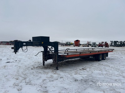 Linden 28 ft T/A 5th Wheel Bale Mover