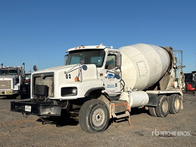 2008 International 5600i 6x4 Mixer Truck