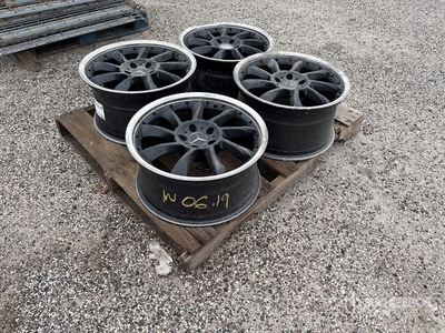 Quantity of (4) Mercedes-Benz Wheels