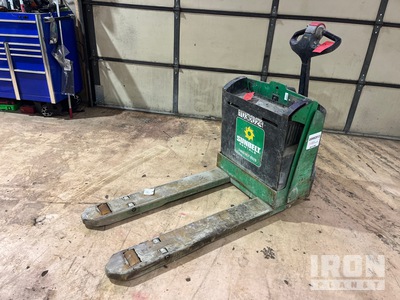 2017 Yale MPB045VG 4510 lb Electric Pallet Jack