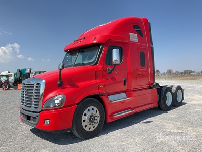 2016 Freightliner Cascadia 125 6x4 Tractocamion con Dormitorio / Cabeza Tractora Cabina Dormitorio