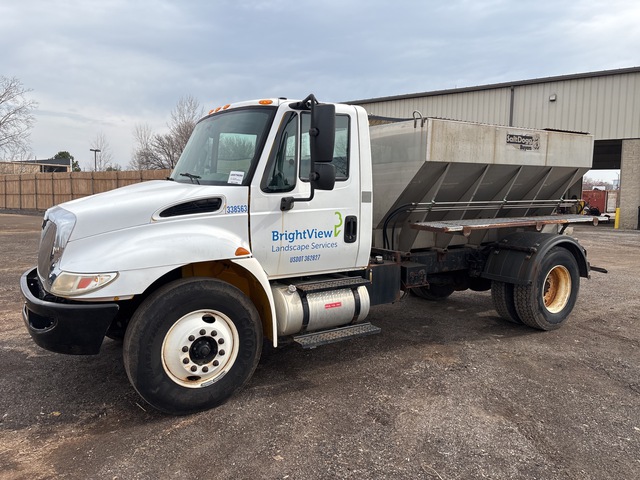 2014 International 4300 4x2 Spreader Truck