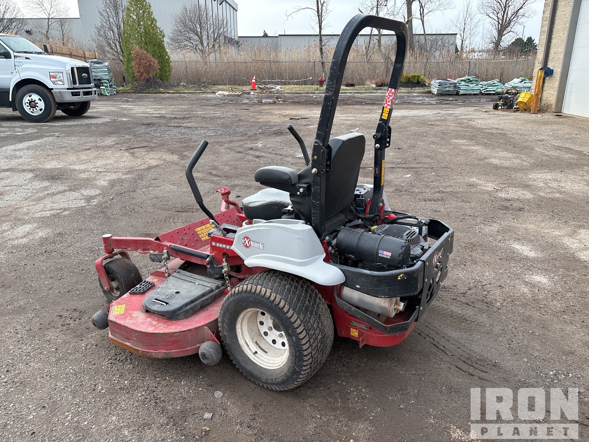 ノーザン 2023 Exmark Lazer Z S-Series Zero-Turn Lawn Mower in Canton