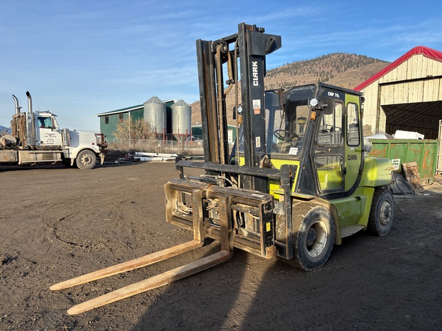 2005 Clark CMP70L 13500 lb Pneumatic Tire Forklift