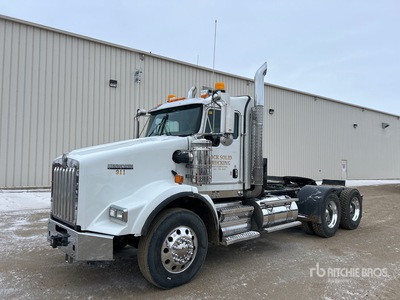 2020 Kenworth T800 6x4 T/A Day Cab Truck Tractor