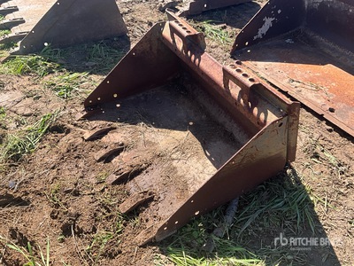Bobcat 36 in Skid Steer Bucket