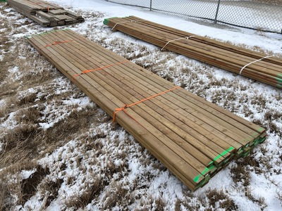 Quantity of (33) 2 x 4 x 16 ft Timmerhout