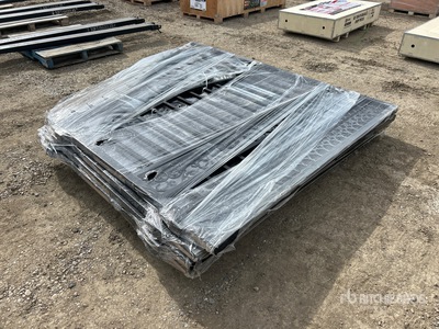 Quantity of (2) 2026 Suihe NG-14Eu-2 14 ft x 7 ft Wrought Iron Bi-Parting Puerta de entrada (Unused)