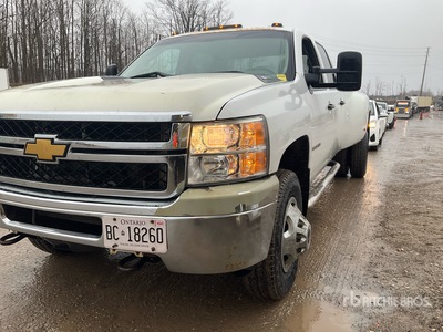 2012 Chevrolet Silverado 3500HD 4x4 Crew Cab Pickup