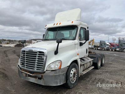 2011 Freightliner Cascadia 125 6x4 T/A Day Cab Truck Tractor