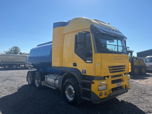 2006 Iveco Stralis 8000 L Sleeper Water Truck 2006 Iveco Stralis 8000 L Sleeper Water Truck