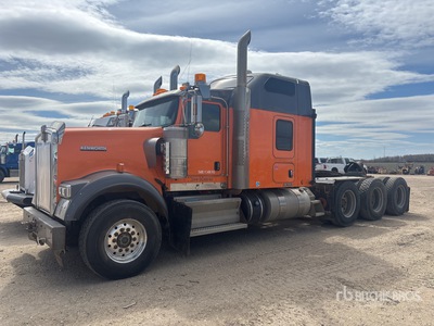 2015 Kenworth W900 8x6 Tri/A Slaapcabine Tractor (Inoperable)