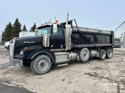 2021 Western Star 4900 SA 8x4 T/A Dump Truck