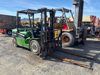 2015 Clark C50SL 9150 lb Pneumatic Tire Forklift (Inoperable)