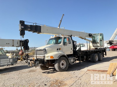 National Series 1300A 30 ton Straight Boom on 2006 Sterling 6x4 National Crane شاحنة رافعة