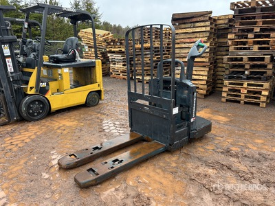 2007 Cat WR6000 Electric Stand-On Gato de bandeja (Inoperable)