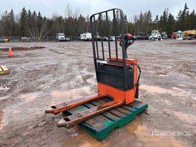 2010 Toyota 7HBW23 4500 lb Electric Gato de bandeja (Inoperable)