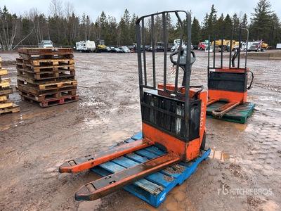 2010 Toyota 7HBW23 4500 lb Electric Gato de bandeja (Inoperable)