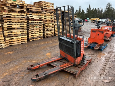 2010 Toyota 7HBW23 4500 lb Electric Gato de bandeja (Inoperable)