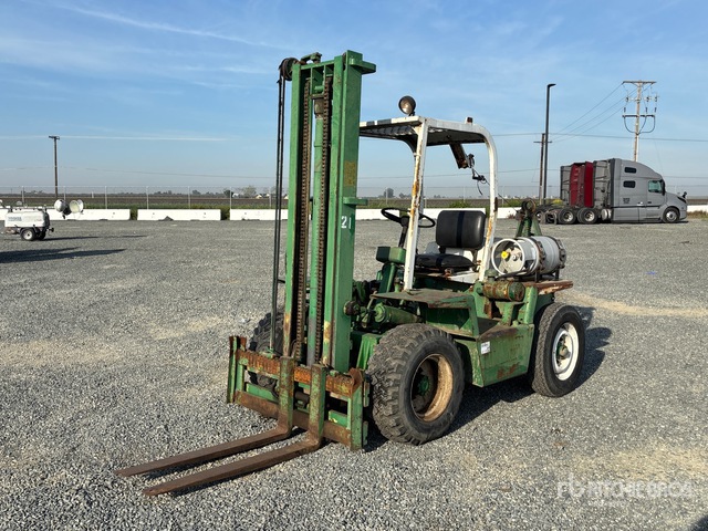 Clark IT40 4000 lb Forklift | Ritchie Bros. Auctioneers