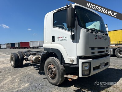 2008 Isuzu FVR 1000 Skip Camión Portacontenedores (Inoperable)