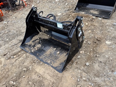 2026 GIYI GY-XKH39 39 in 4 in 1 Mini Godet pour chargeuse à différentiel (Unused)