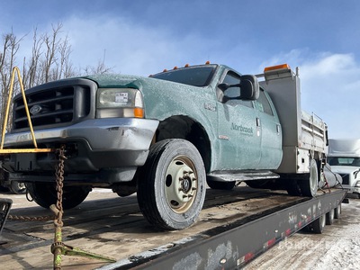 2003 Ford F-550 4x4 Crew Cab Pickup (Inoperable)