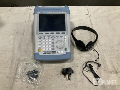 Rohde & Schwarz FSH6 Spectrum Analyzer
