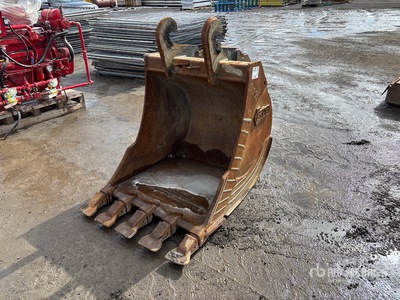 36 in Q/C Excavator Bucket