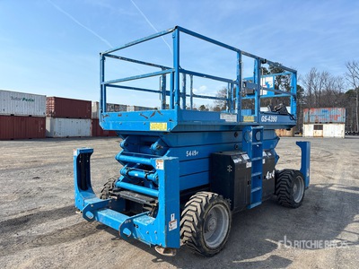 2018 Genie GS4390RT 4x4 Dual Fuel Podnośnik nożycowy