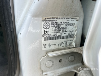 2012 Ford F-450 XL 4x4 Crew Cab شاحنة متعددة الاغراض