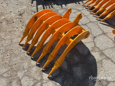 2026 GIYI 32 in Excavator Rake - Fits Cat 305 (Unused)