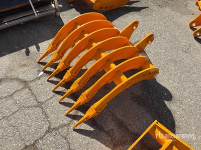 2026 GIYI 32 in Excavator Rake - Fits Cat 305 (Unused)