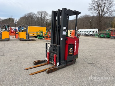 Raymond EASIR40TT 4500 lb Reach Truck (Inoperable)