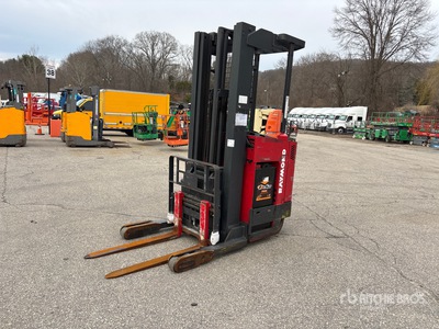 Raymond EASIR40TT 4500 lb Cushion Tire Forklift (Inoperable)