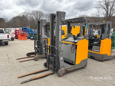 Jungheinrich EVT112 2646 lb Cushion Tire Forklift