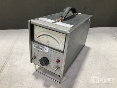 HP 400E AC Voltmeter