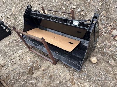 2026 GIYI GY-KH72F 72 in Multi-Purpose Skid Steer Bucket (Unused)