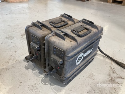 Quantity of (2) Miller Wire feeders Varios, equipamiento de soldadura