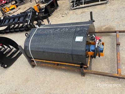 2026 GIYI GY-BS43 43 in Mini Kompaktlader-Kehrmaschine (Unused)