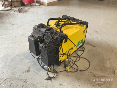 Quantity of (2) ESAB Carryvac 2 مكنسة كهربائية