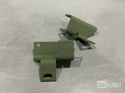 (5) Oshkosh 3672055 Mounting Brackets