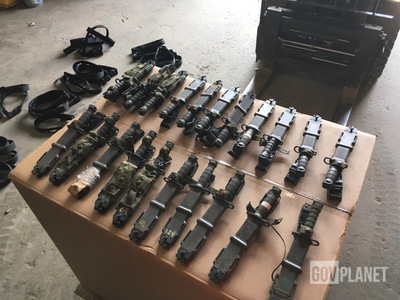 (21) Bayonet Knives w/Scabbards