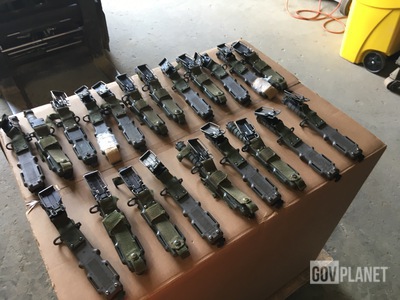 (21) Bayonet Knives w/Scabbards