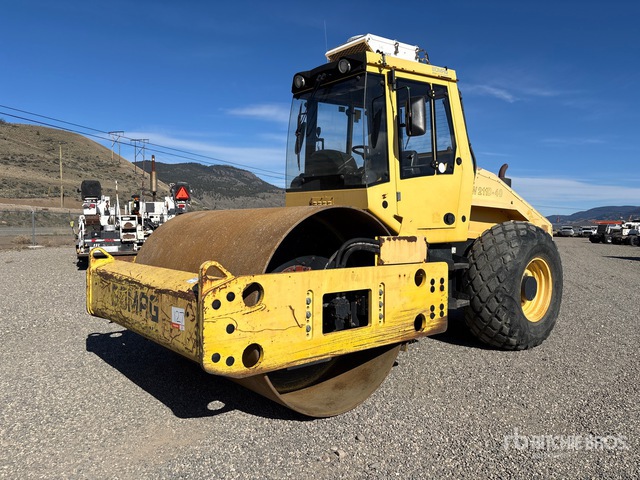 2008 Bomag BW211D-40 Smooth Drum Compactor | Ritchie Bros. Auctioneers