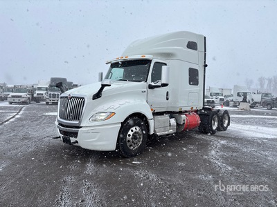 2021 International LT625 6x4 Cabina con cuccetta per trattore stradale