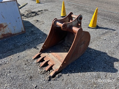 Geith 28 in Digging Excavator Bucket