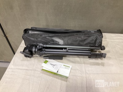 (5) Magnus VT-300 Video Tripods