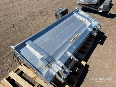 2024 Waltco HLF30 Hydraulic Tailgate