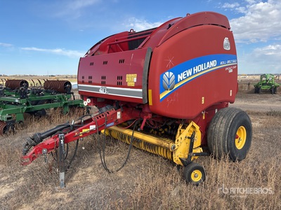 2014 New Holland RB560 Specialty Crop Round Baler